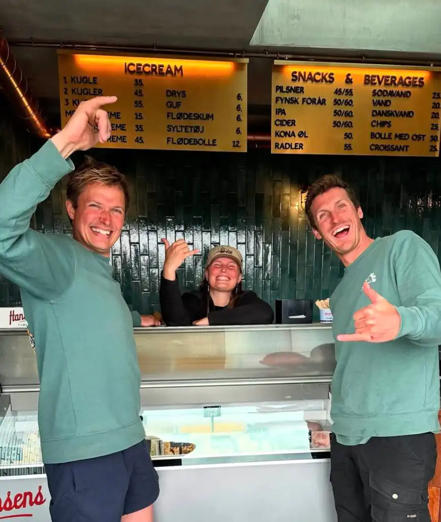Two happy café owners on the pier at Amager Strandpark